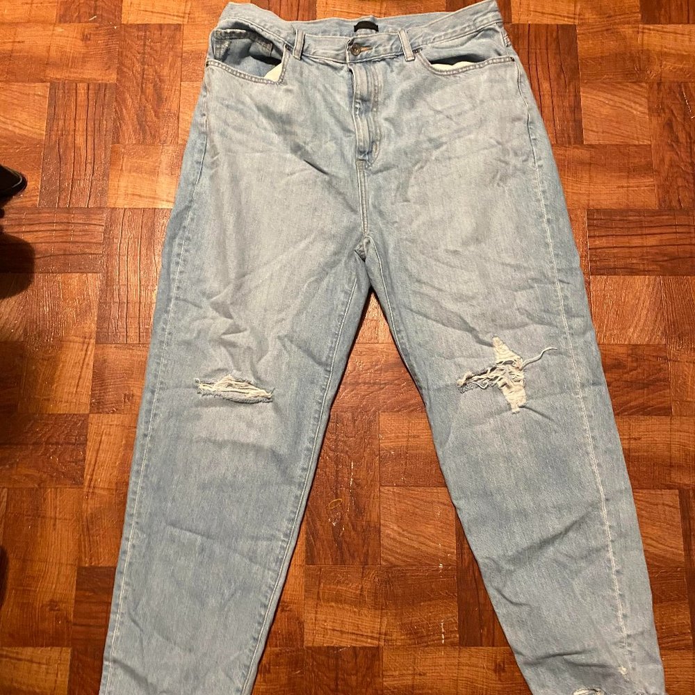Uniqlo Distressed Peg Top High-Rise Jeans